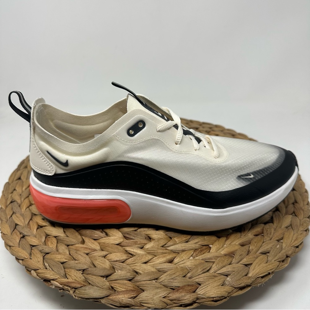 Nike Air Max Dia SE Running Shoes Pale Ivory Black Summit White Size 9